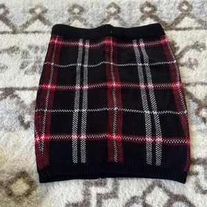 Pleated Wool Pencil Skirt